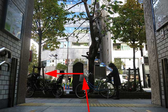 小伝馬町駅北千住方面ホームから5