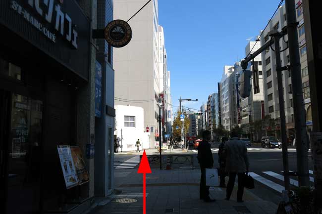 小伝馬町駅の4番出口からの経路写真