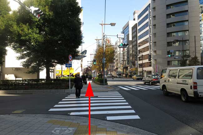 小伝馬町駅の2番出口からの経路写真