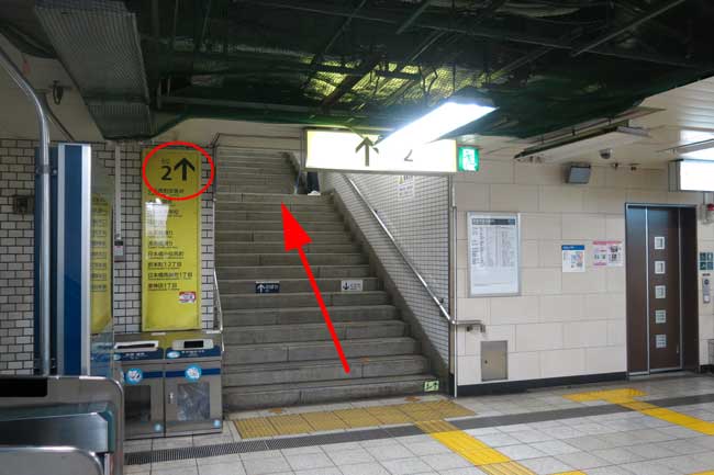小伝馬町駅中目黒方面ホームから3