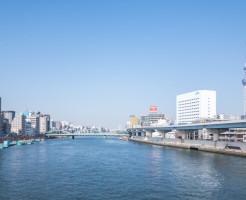 隅田川と街並み（蔵前橋からの風景）