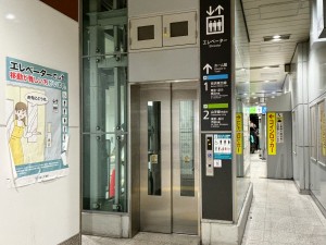 神田駅南口付近エレベーター
