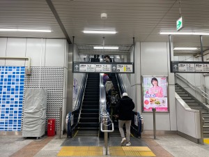 秋葉原駅昭和通り改札付近エスカレーター